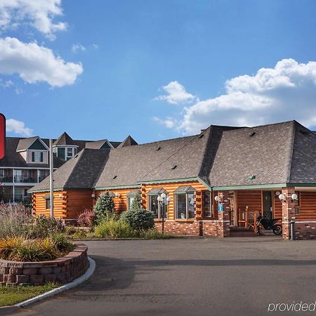 Econo Lodge Bayview 麦基诺城 外观 照片