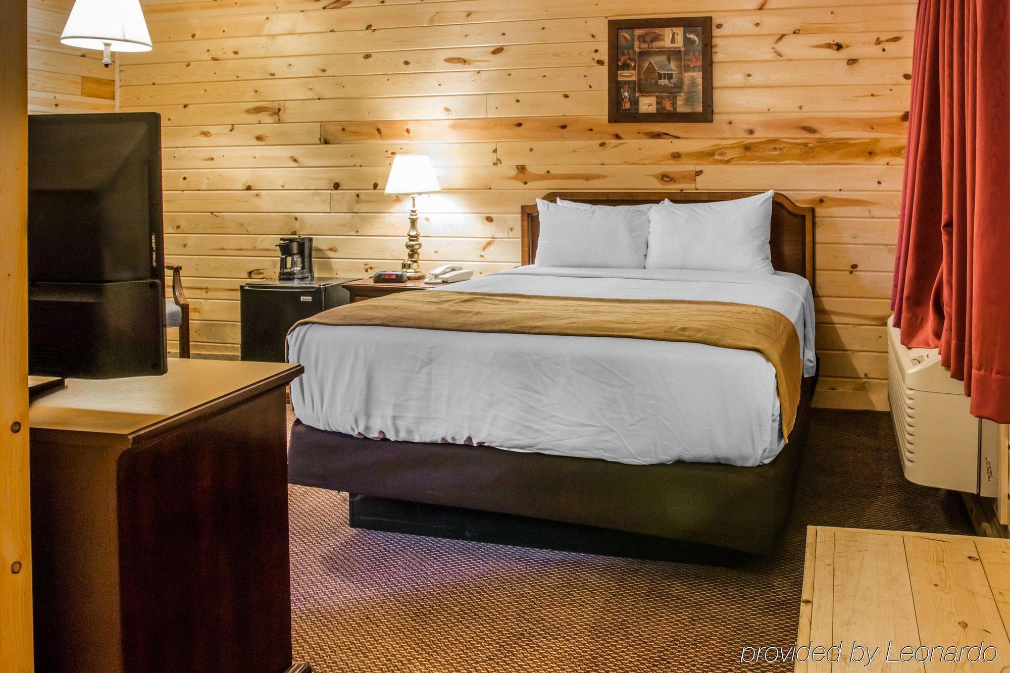 Econo Lodge Bayview 麦基诺城 外观 照片