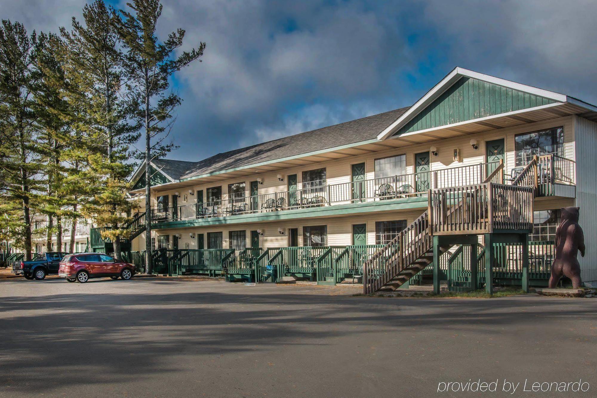 Econo Lodge Bayview 麦基诺城 外观 照片