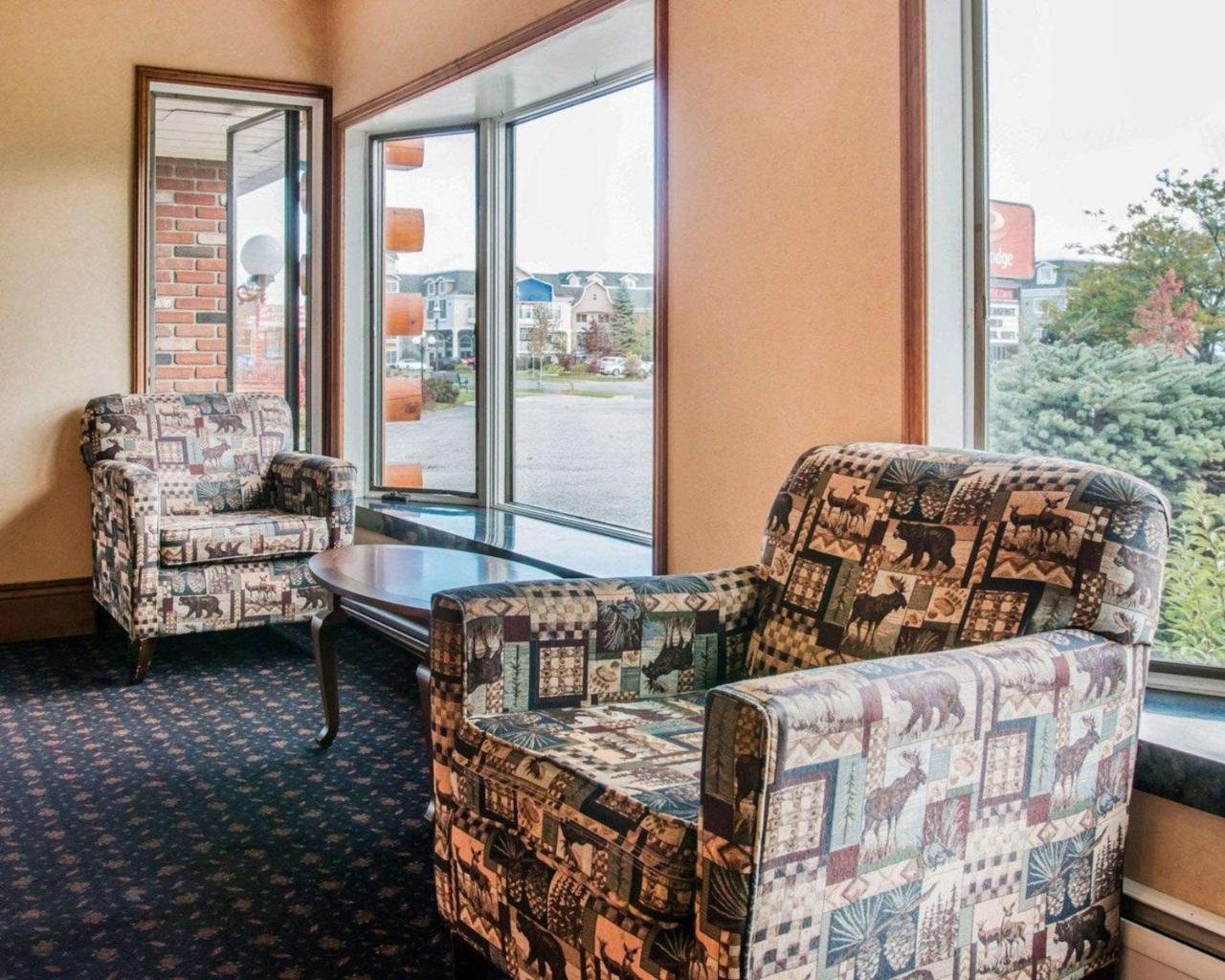 Econo Lodge Bayview 麦基诺城 外观 照片