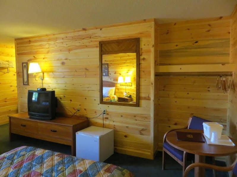 Econo Lodge Bayview 麦基诺城 外观 照片